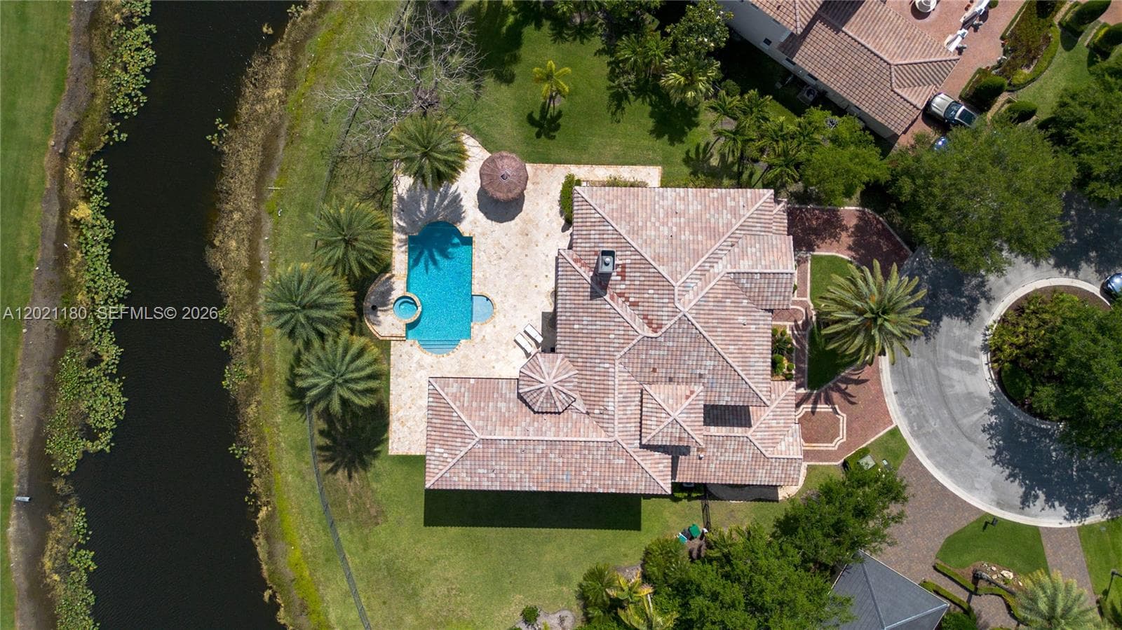 7290 Lemon Grass Dr photo 2