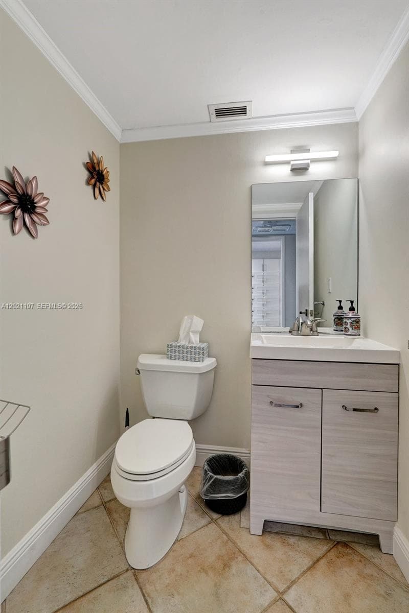 3725 Ocean Dr 812 photo 13