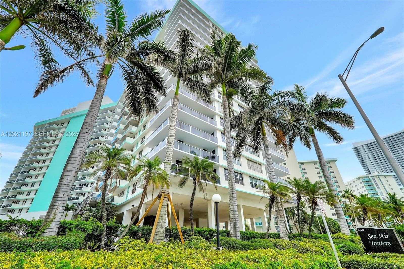 3725 Ocean Dr 812 photo 1