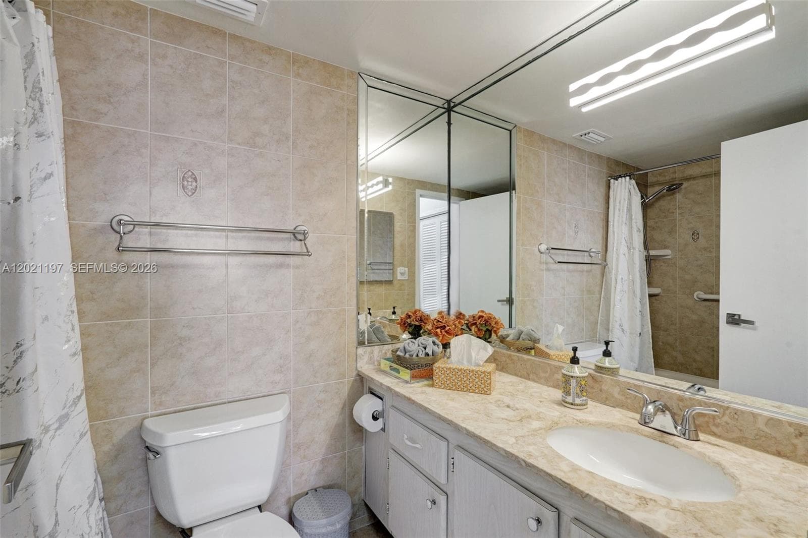 3725 Ocean Dr 812 photo 18