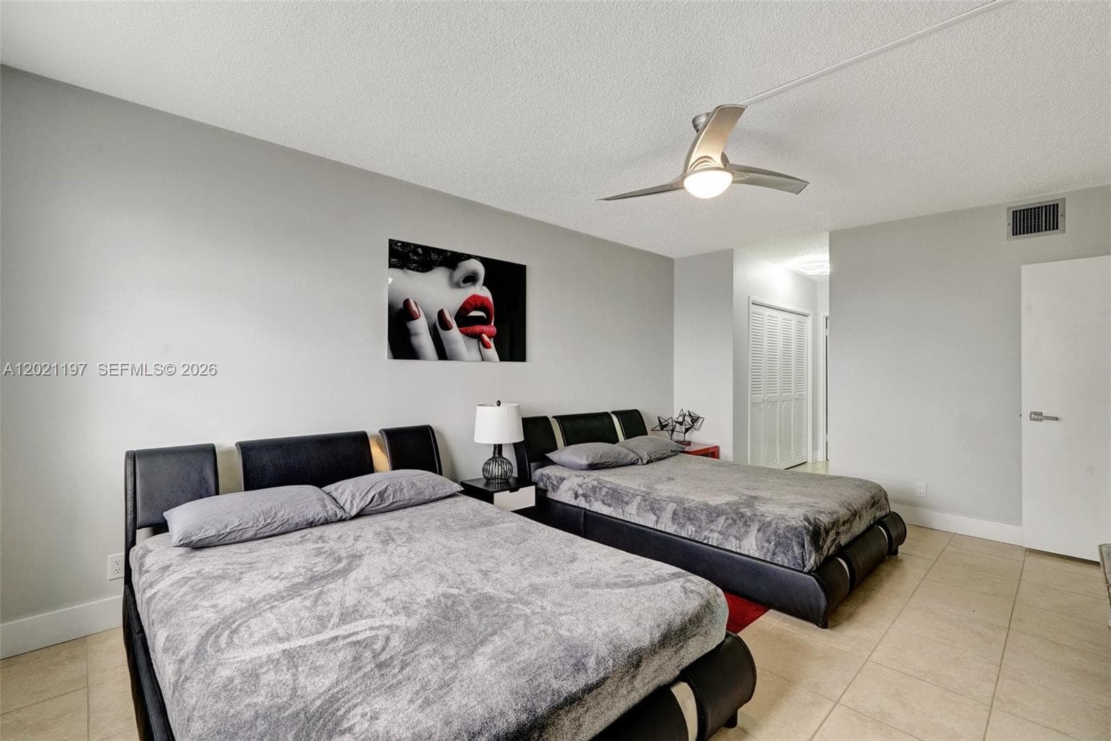 3725 Ocean Dr 812 photo 15