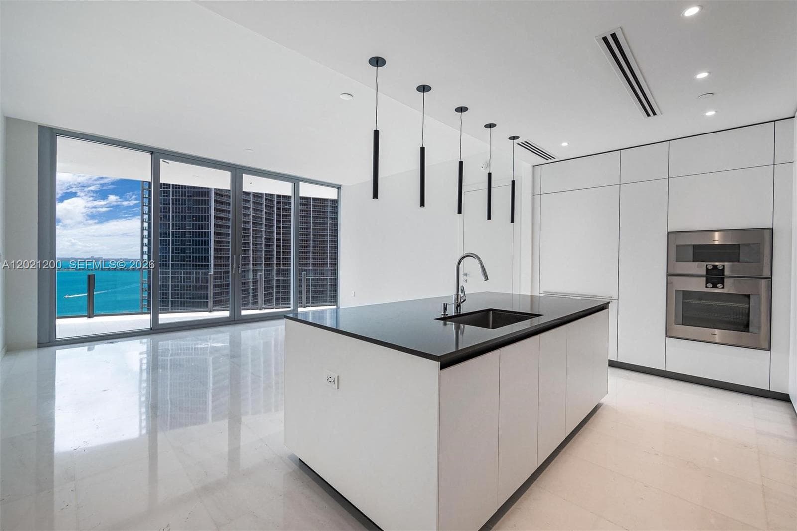 300 Biscayne Boulevard Way 2906W photo 2
