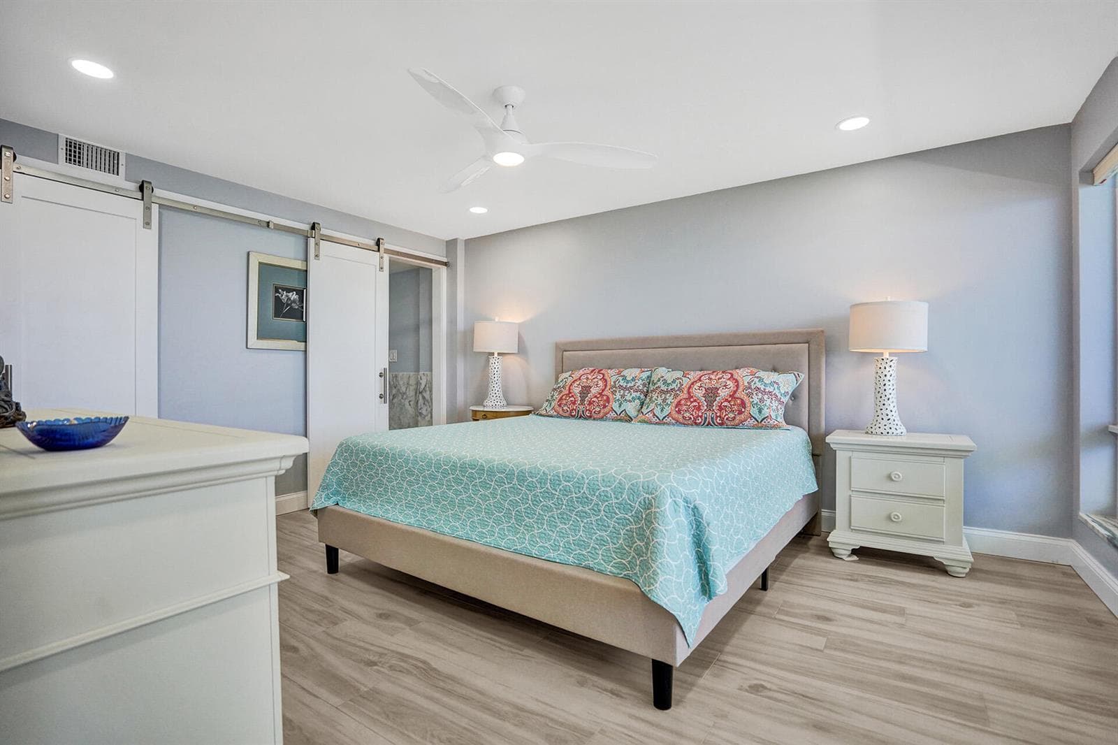 1169 Hillsboro 203 photo 20