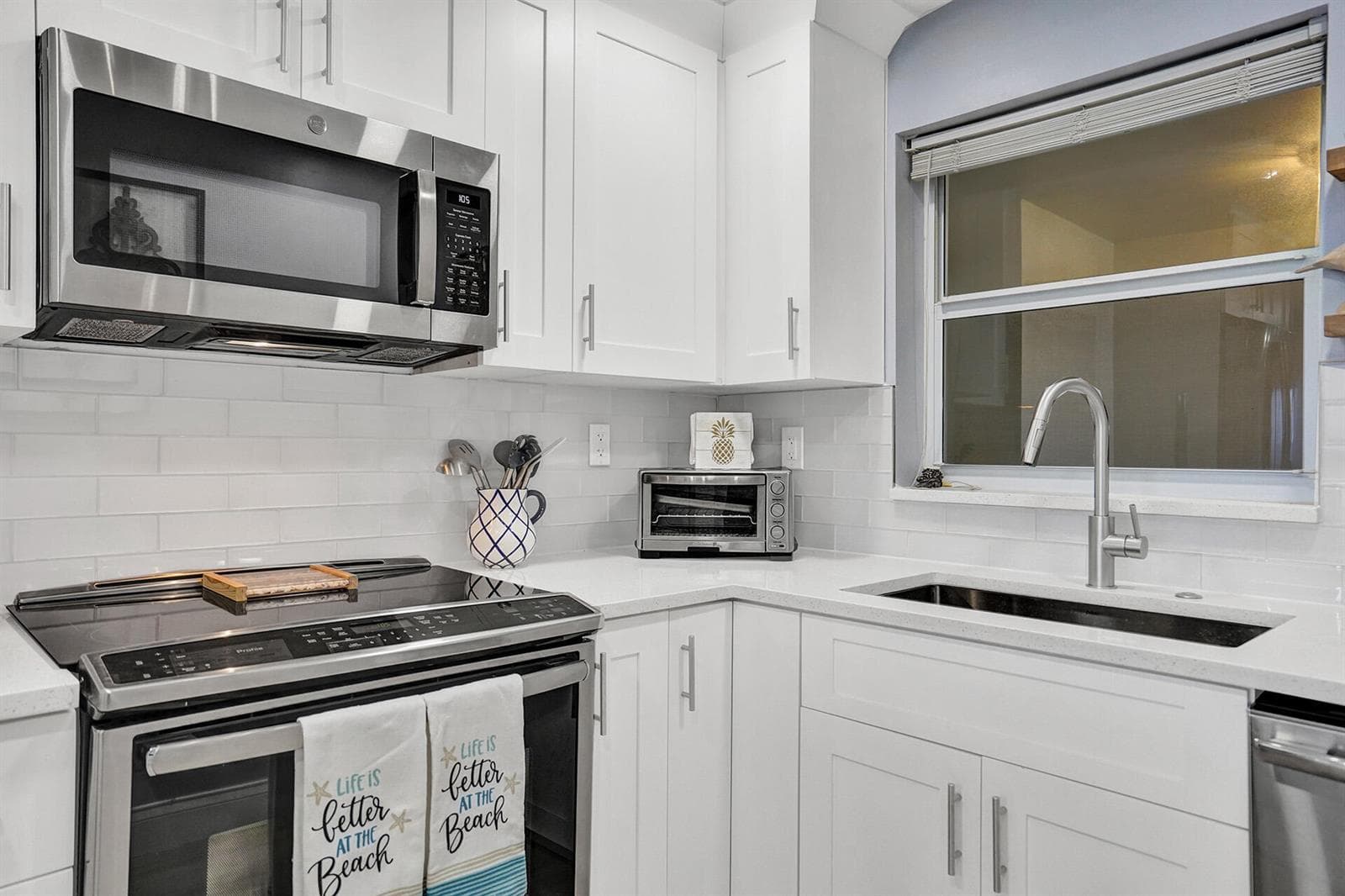 1169 Hillsboro 203 photo 11