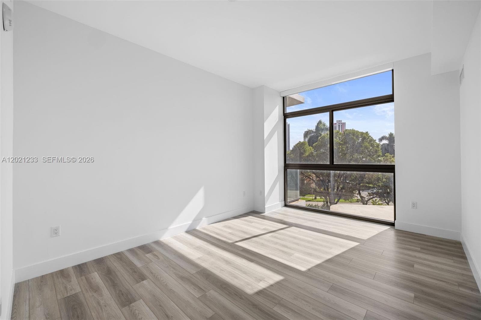 101 Diplomat Pkwy 506 photo 20