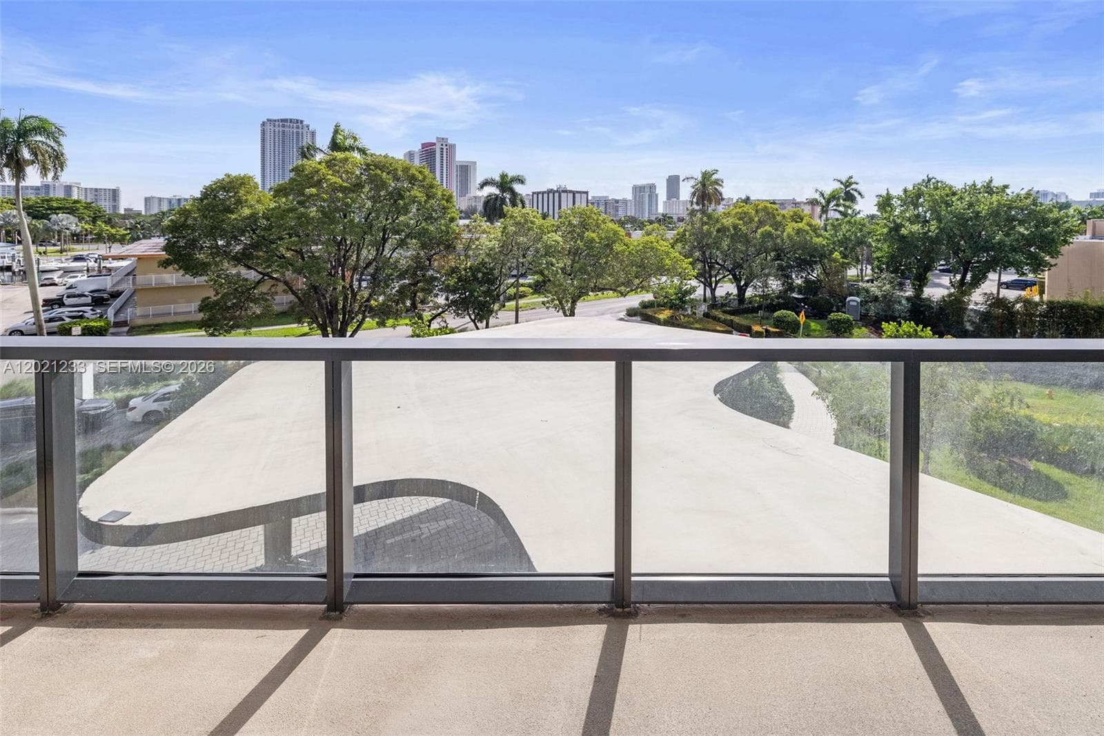 101 Diplomat Pkwy 506 photo 18