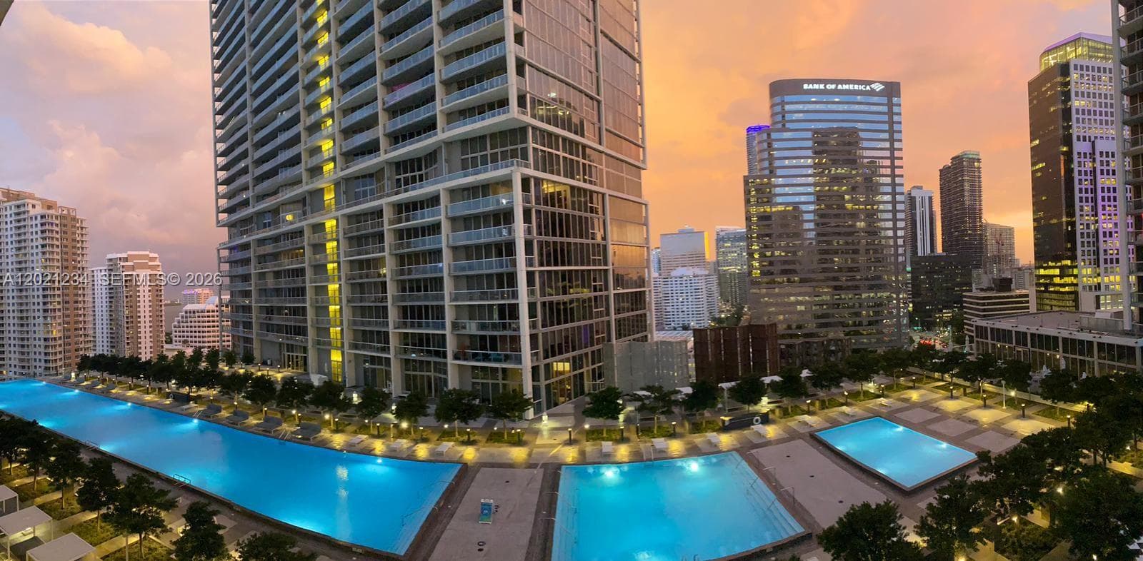 475 Brickell Ave 1813 photo 2