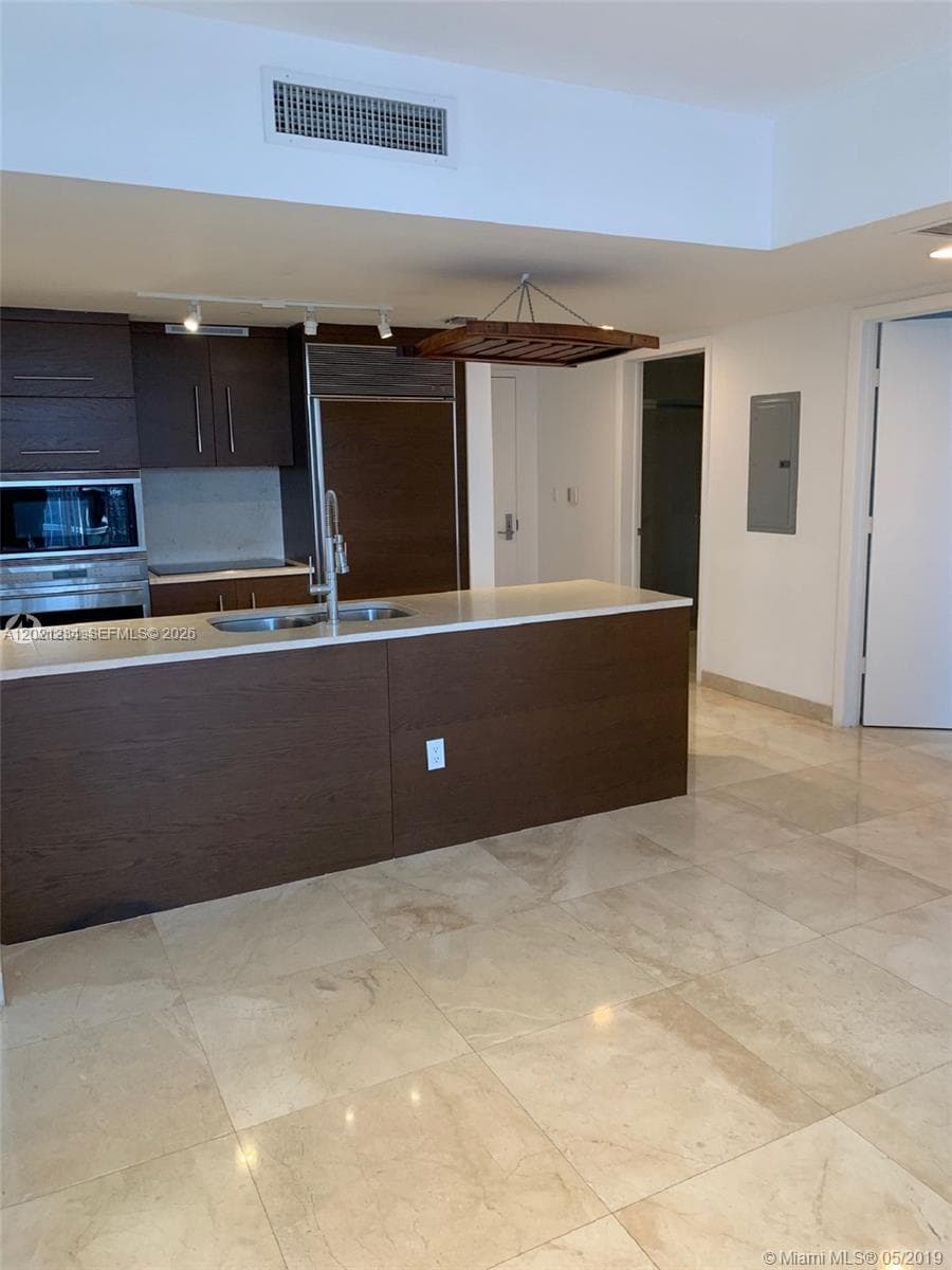 475 Brickell Ave 1813 photo 7