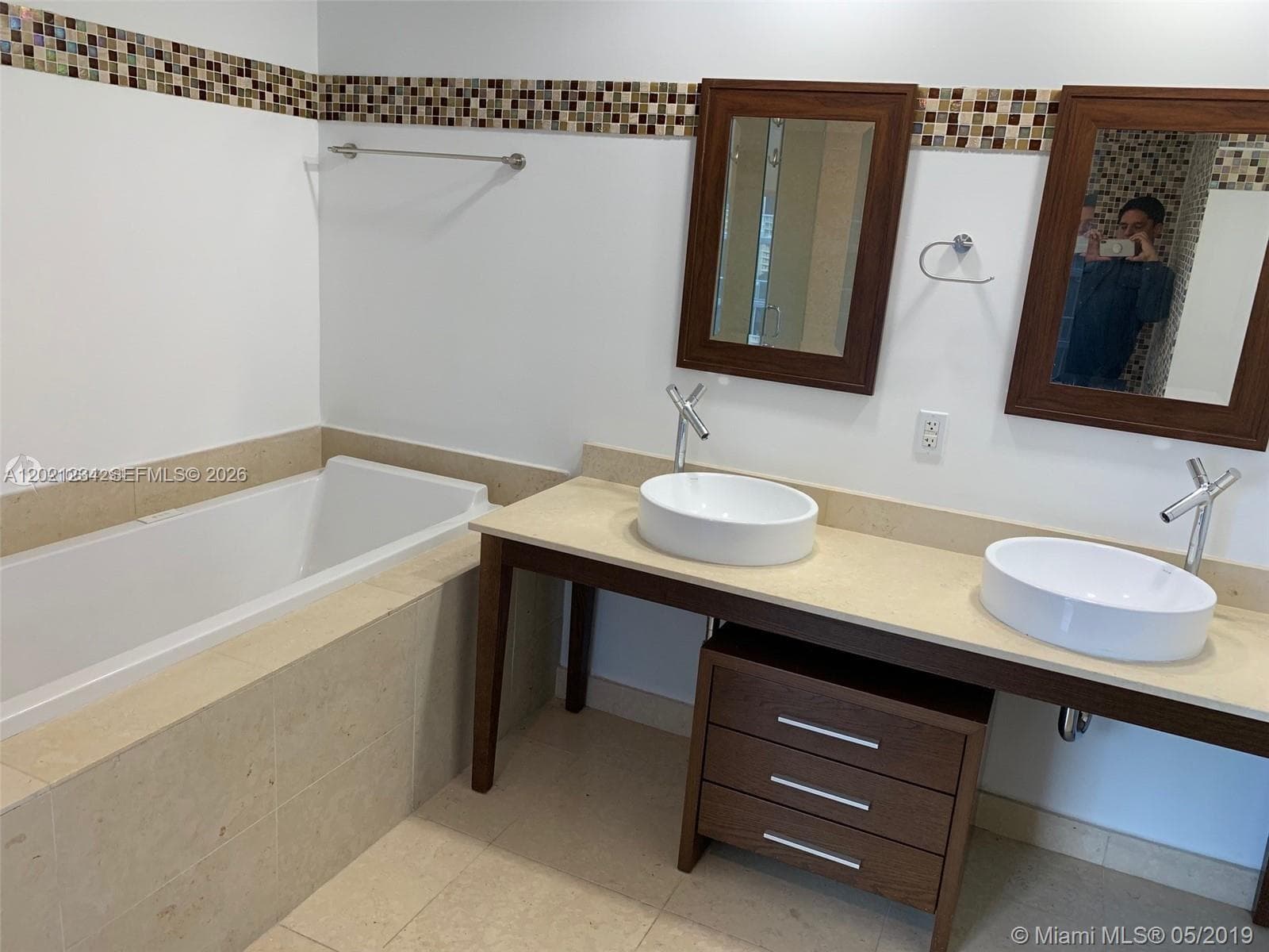 475 Brickell Ave 1813 photo 11