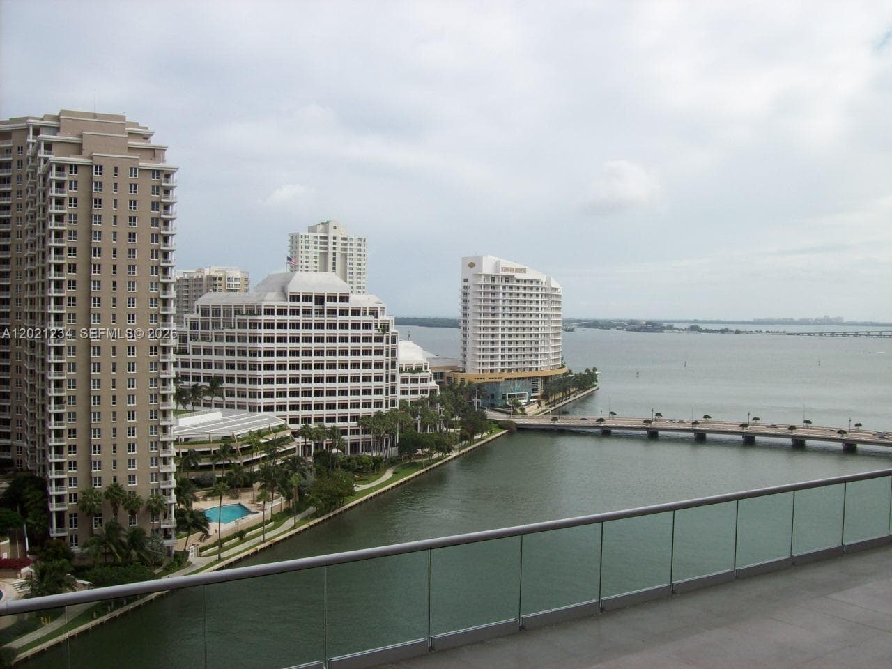 475 Brickell Ave 1813 photo 25