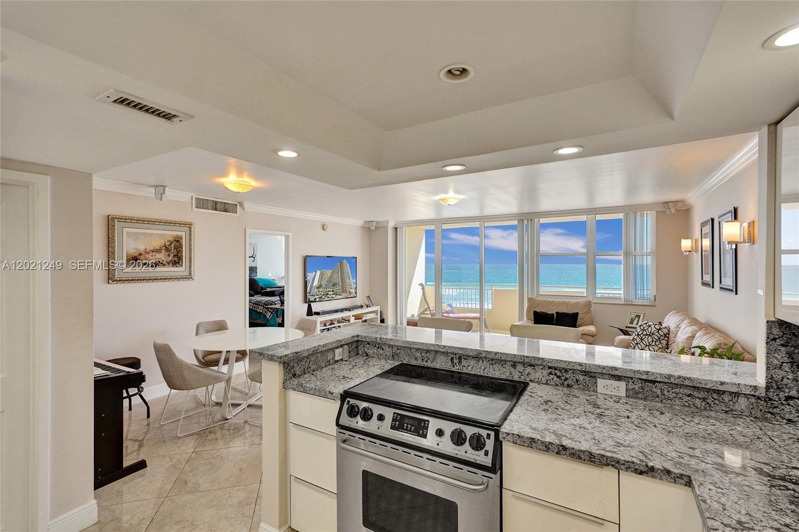 3180 Ocean Dr 415 photo 2