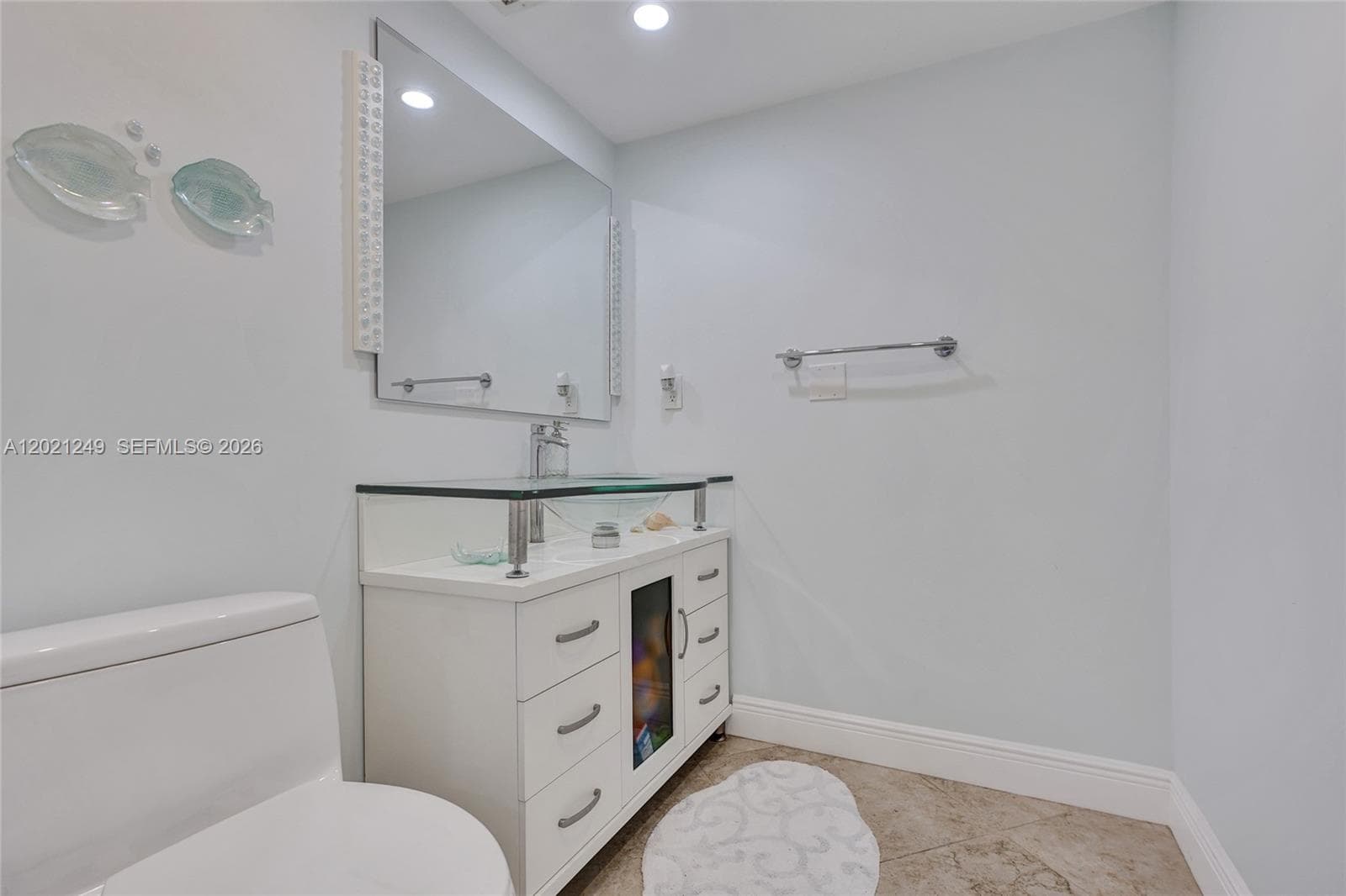 3180 Ocean Dr 415 photo 18