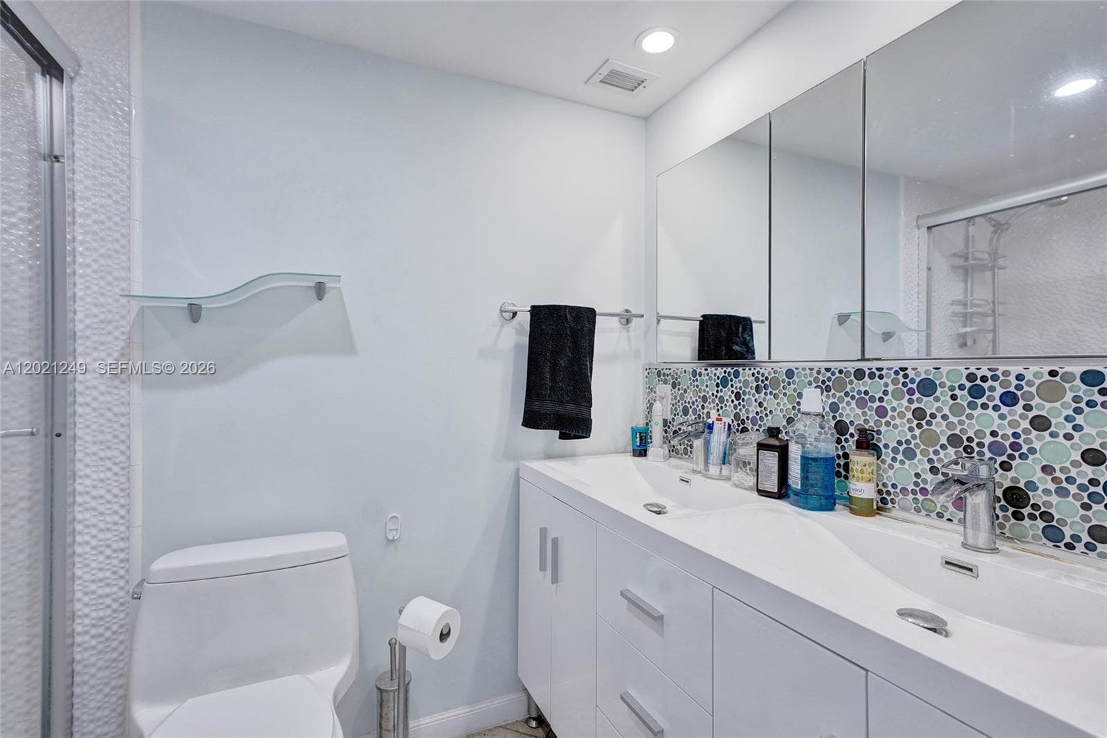 3180 Ocean Dr 415 photo 15