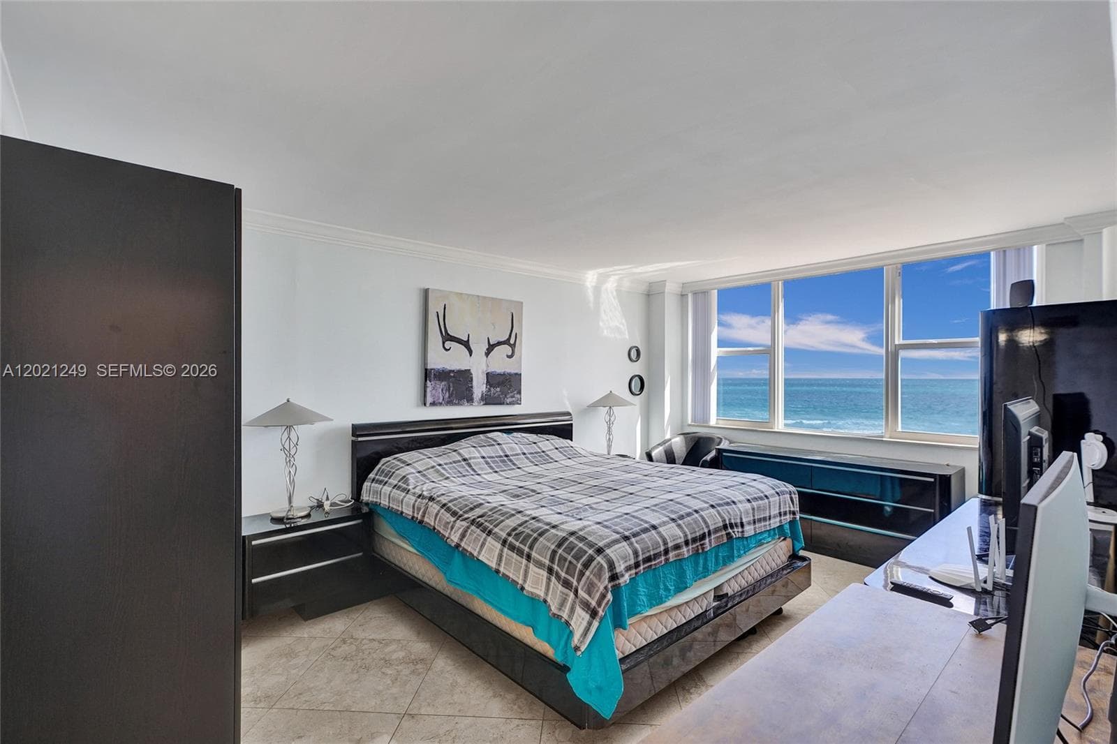 3180 Ocean Dr 415 photo 11