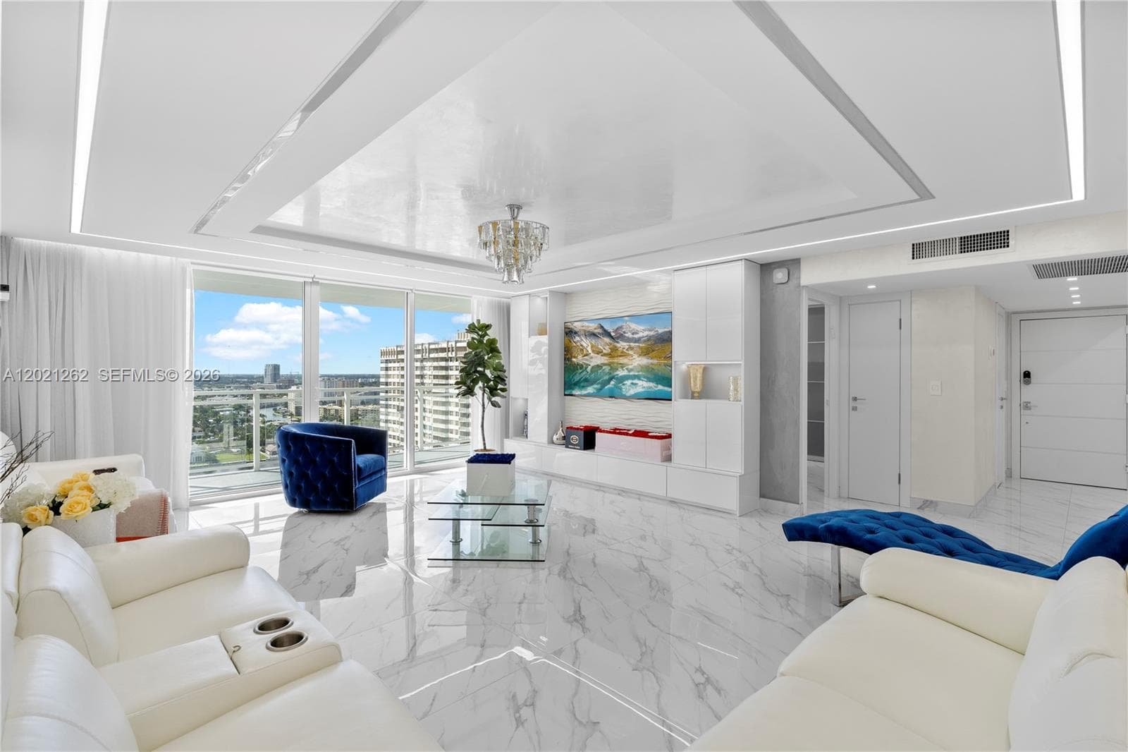 2030 Ocean Drive 2127 photo 2