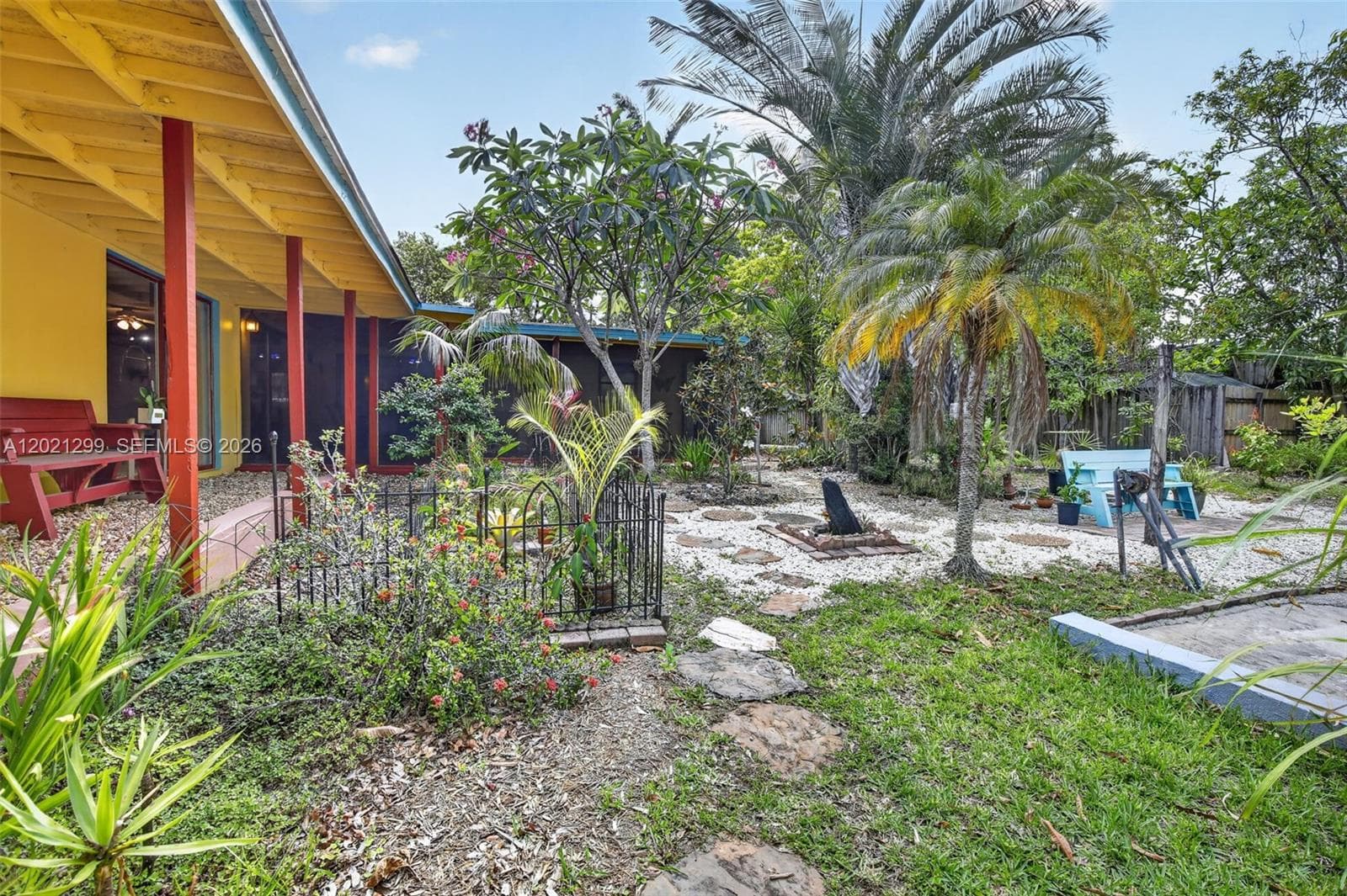 2048 SW 28th Ter photo 3