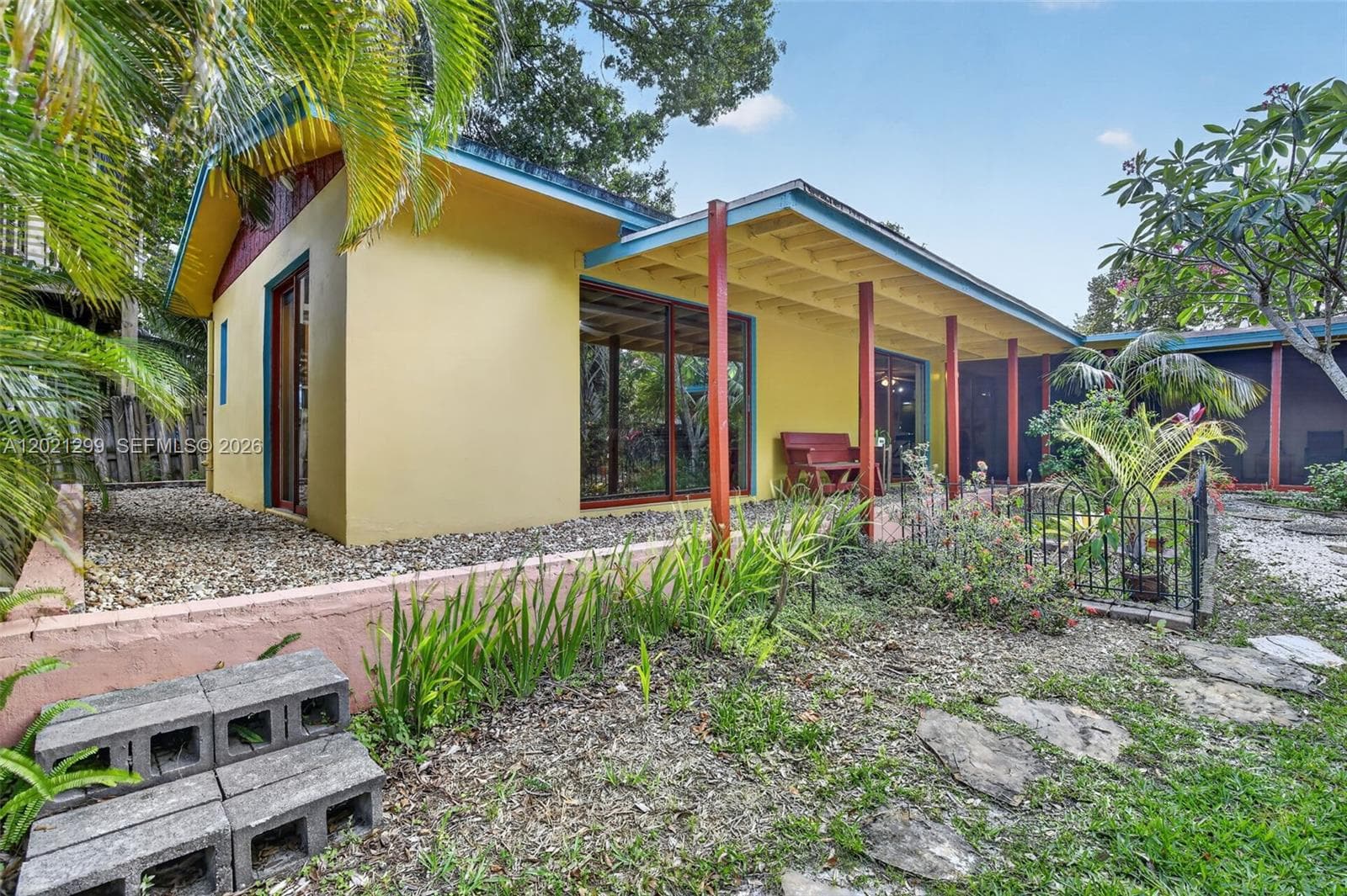 2048 SW 28th Ter photo 25