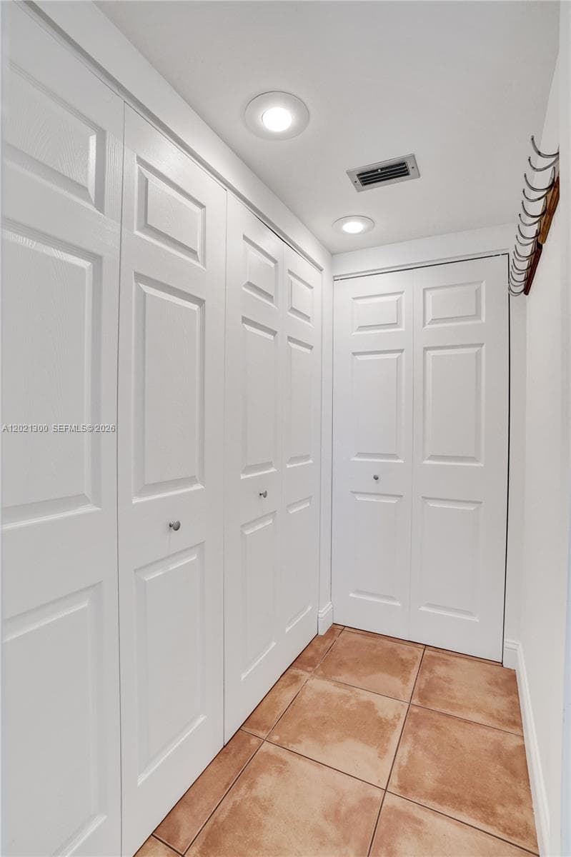 500 21st Ave 211 photo 18