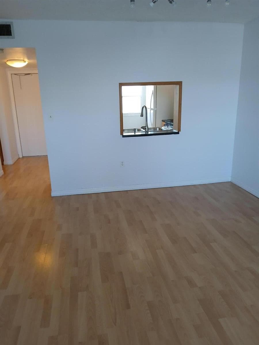 1893 S Ocean Drive 311 photo 2
