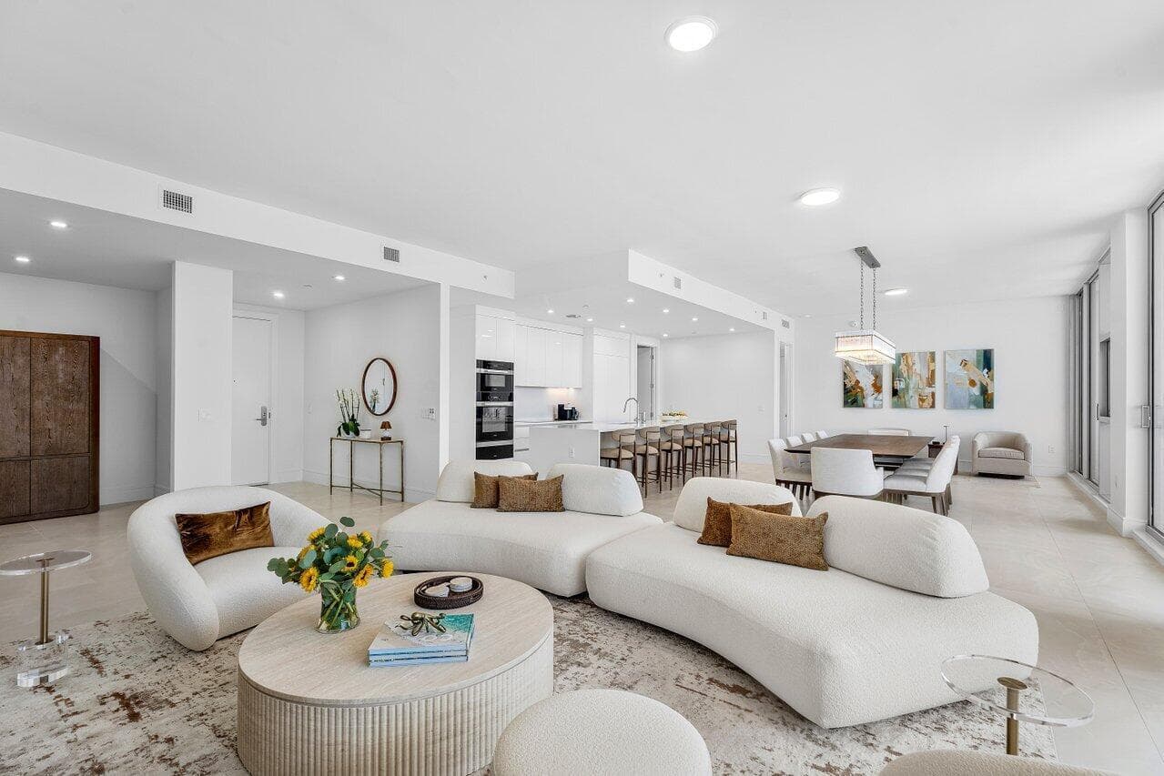220 Lake Shore Drive 2109 photo 3