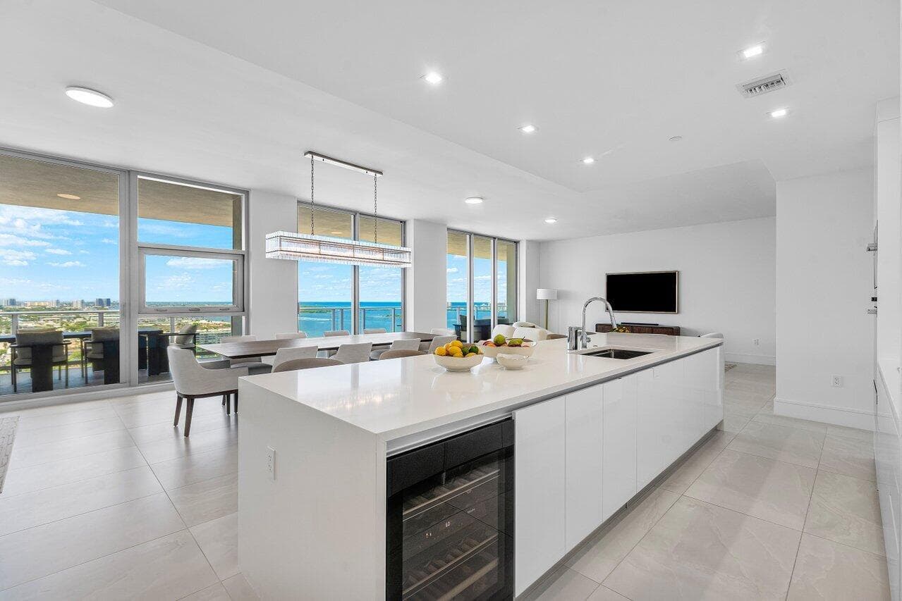 220 Lake Shore Drive 2109 photo 19