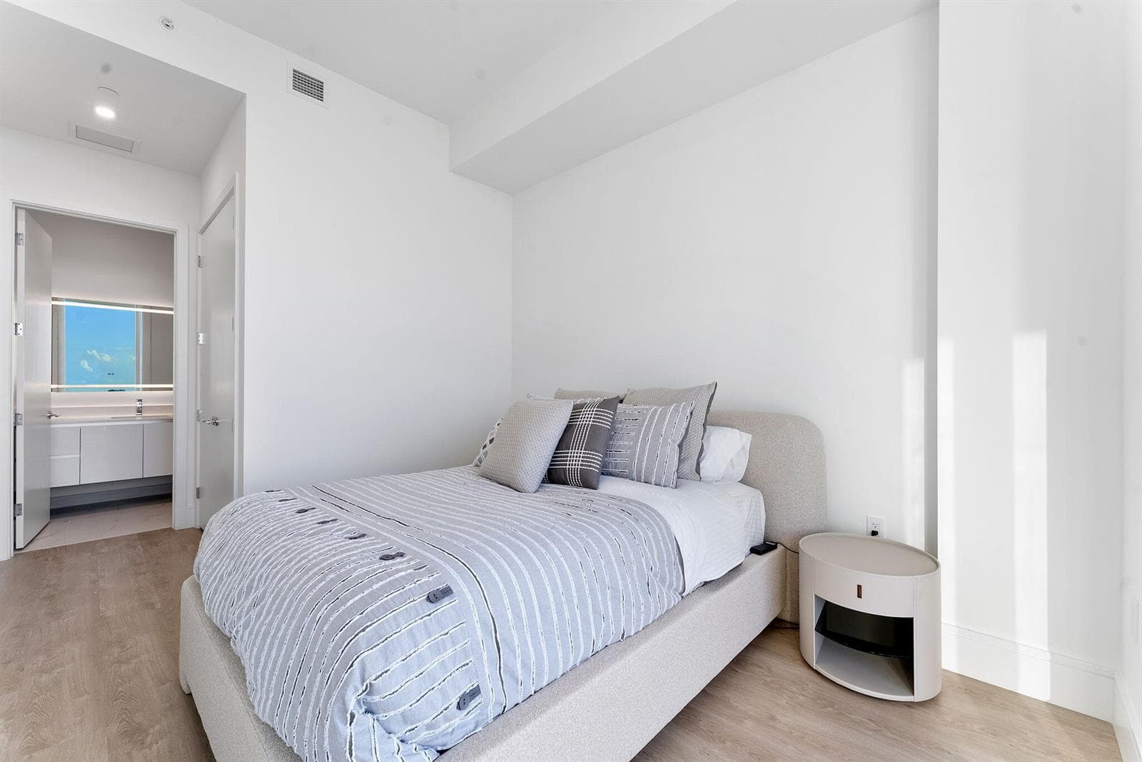220 Lake Shore Drive Penthouse 2321 photo 22