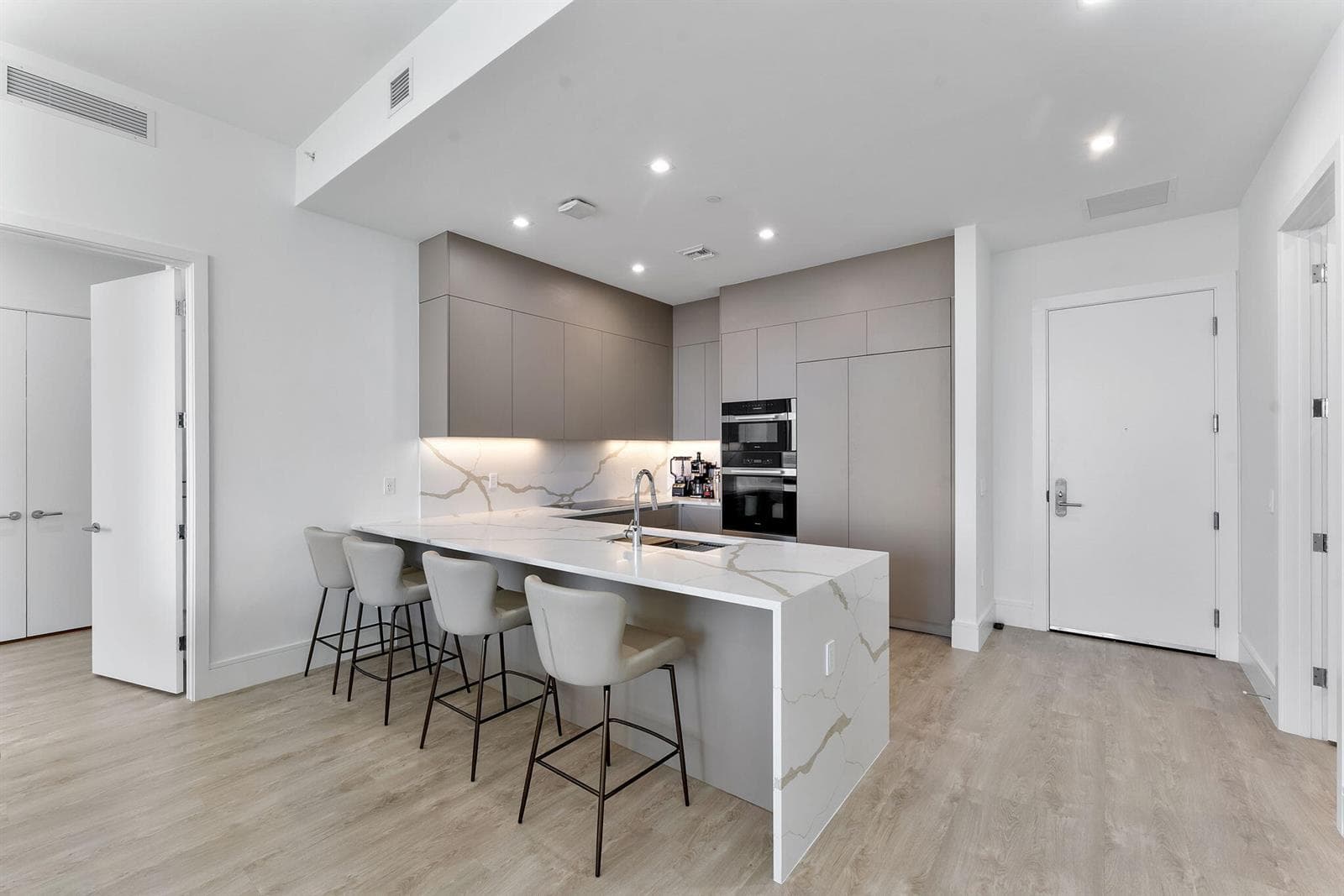 220 Lake Shore Drive Penthouse 2321 photo 7