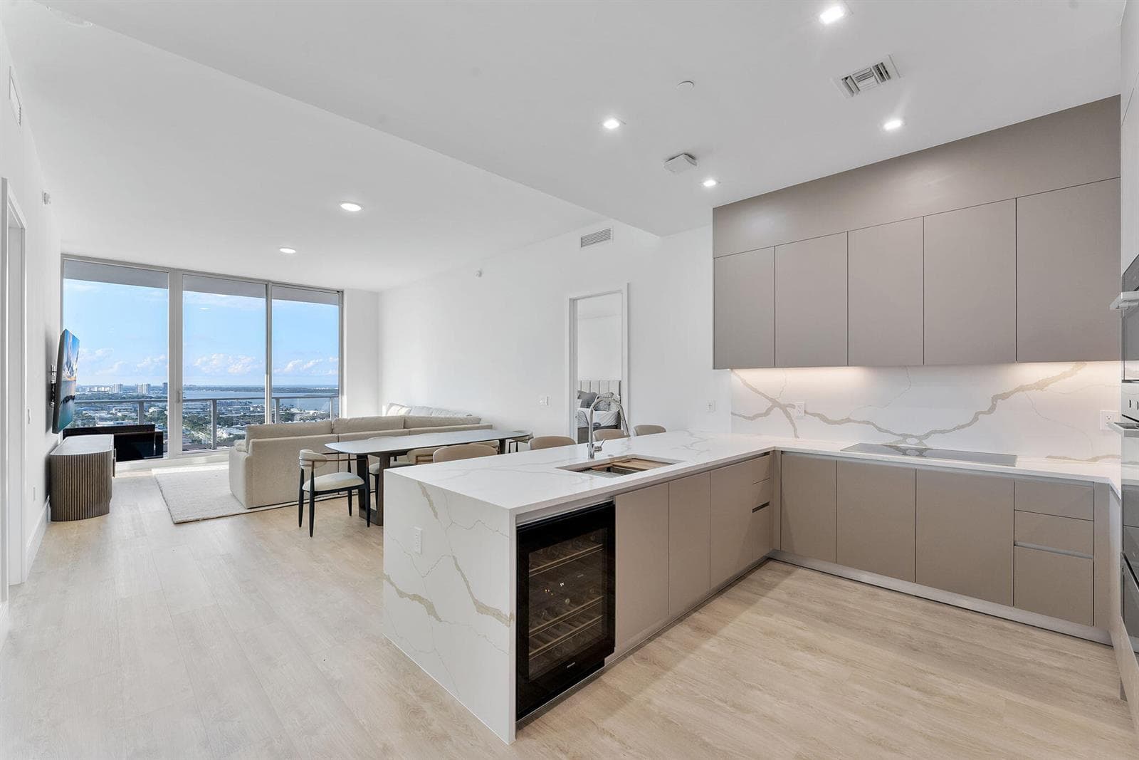220 Lake Shore Drive Penthouse 2321 photo 5