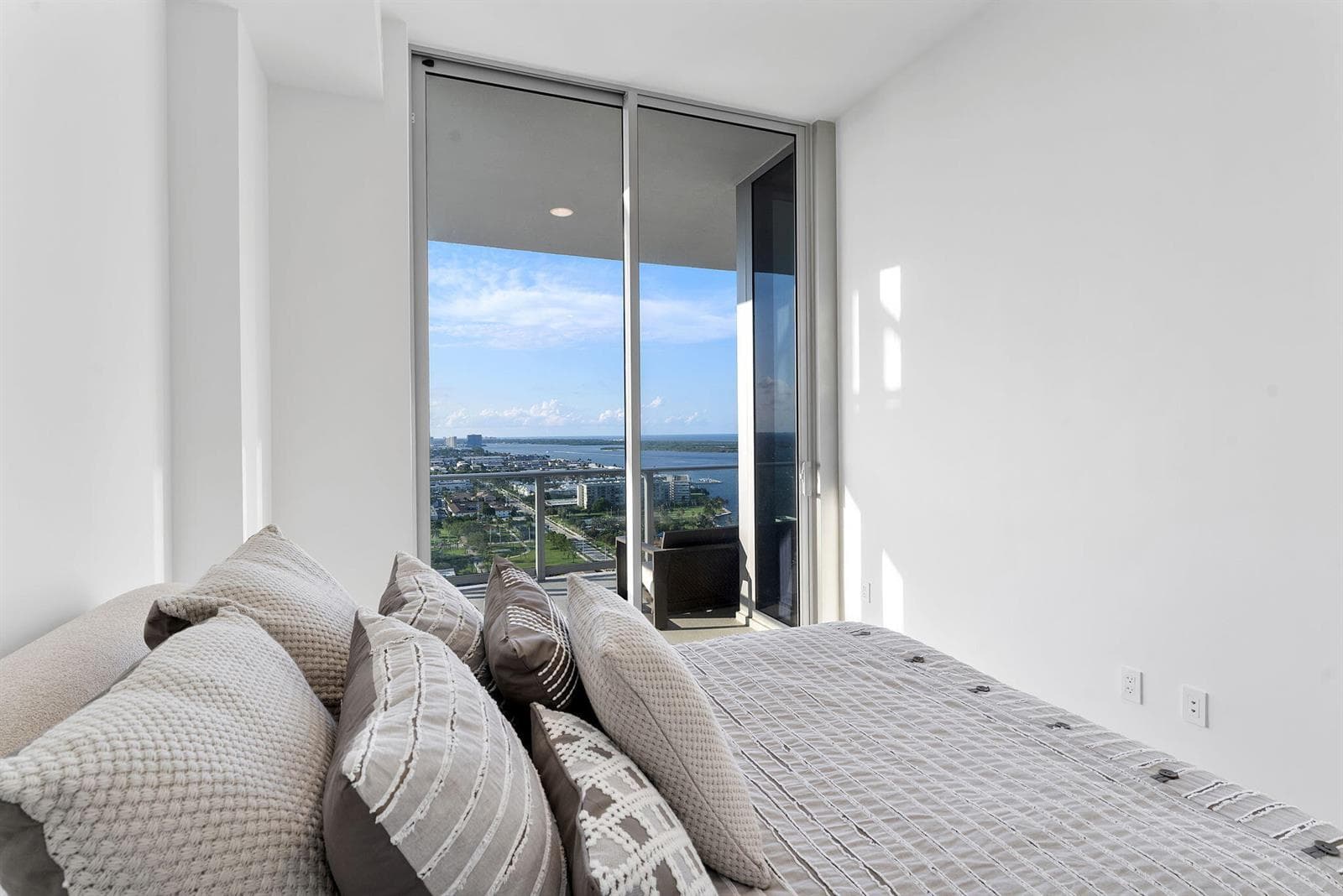 220 Lake Shore Drive Penthouse 2321 photo 20