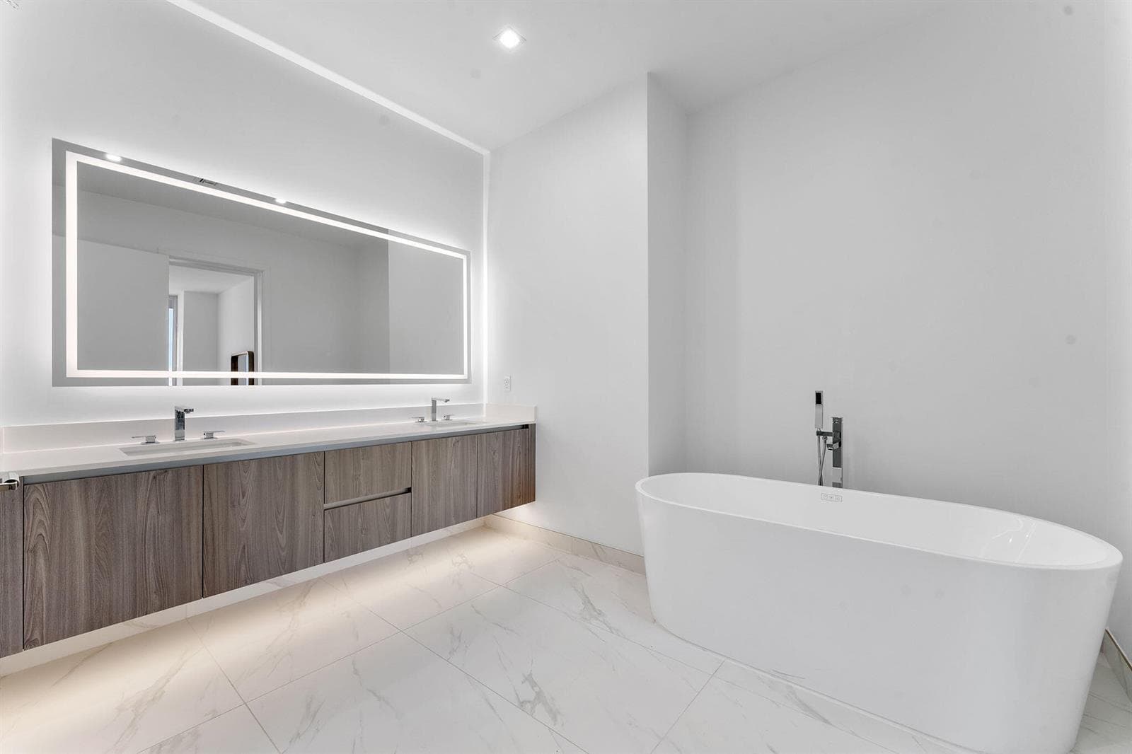 220 Lake Shore Drive Penthouse 2321 photo 9