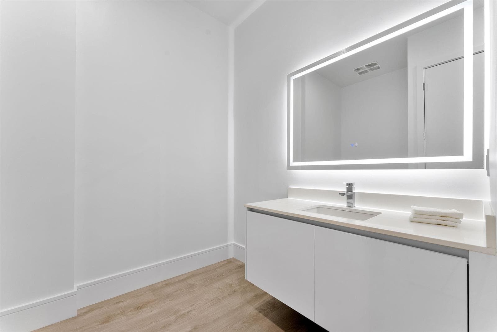 220 Lake Shore Drive Penthouse 2321 photo 25