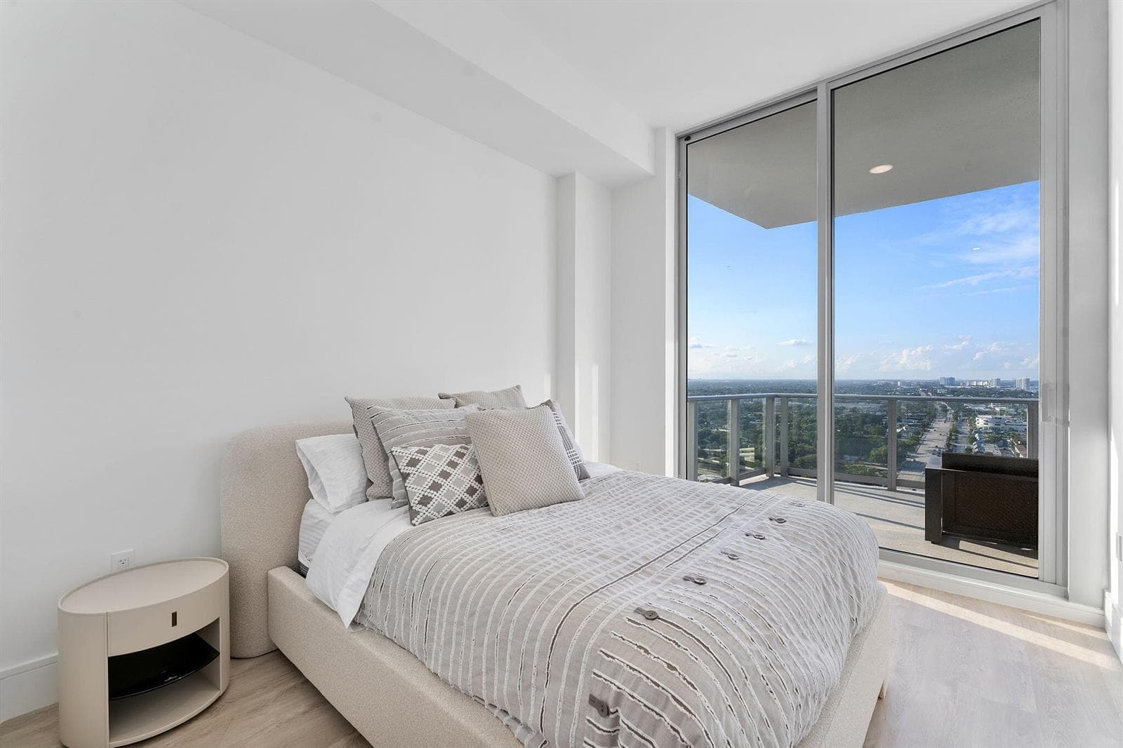 220 Lake Shore Drive Penthouse 2321 photo 21