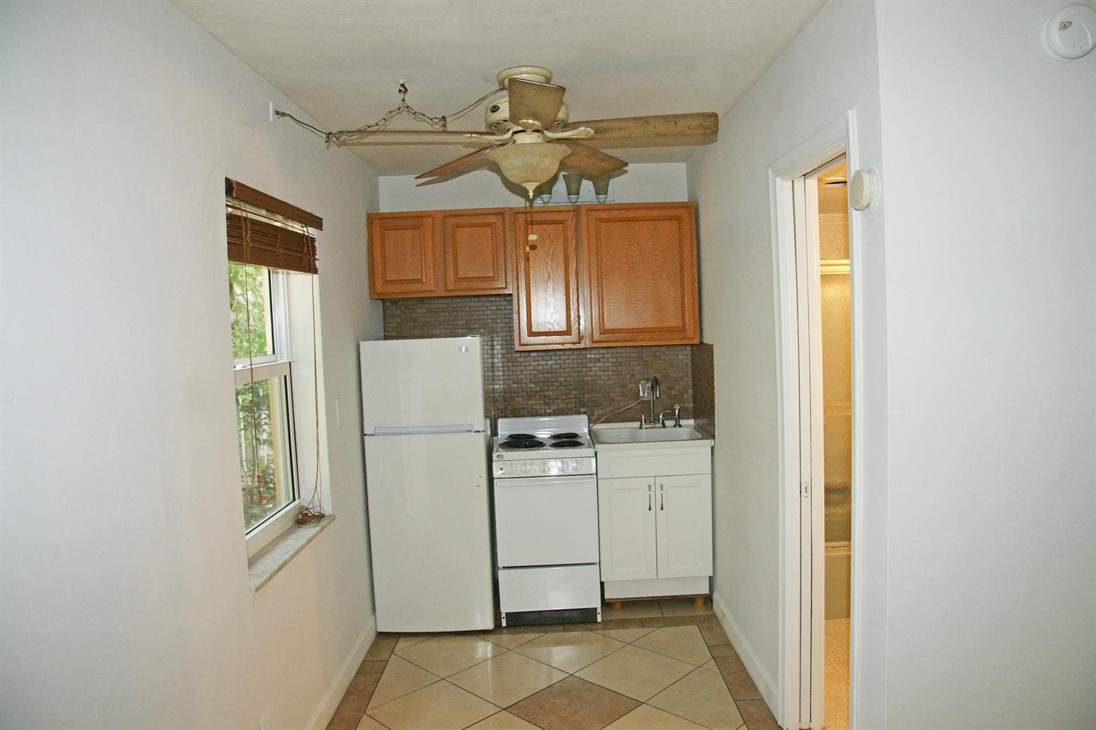 2031 SE 5th Street 6 photo 3