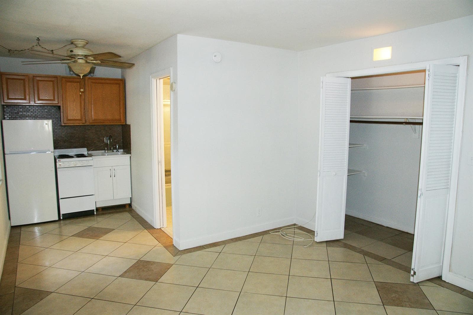 2031 SE 5th Street 6 photo 10