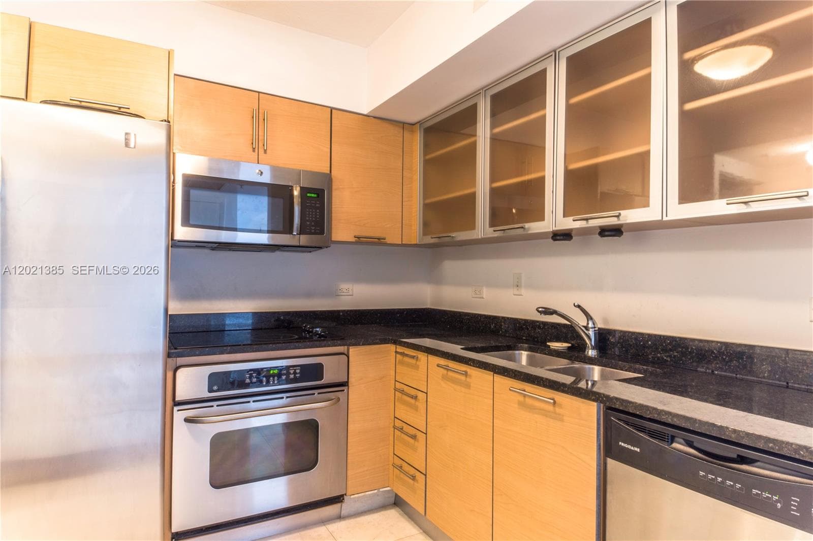 31 SE 5th St 1208 photo 6