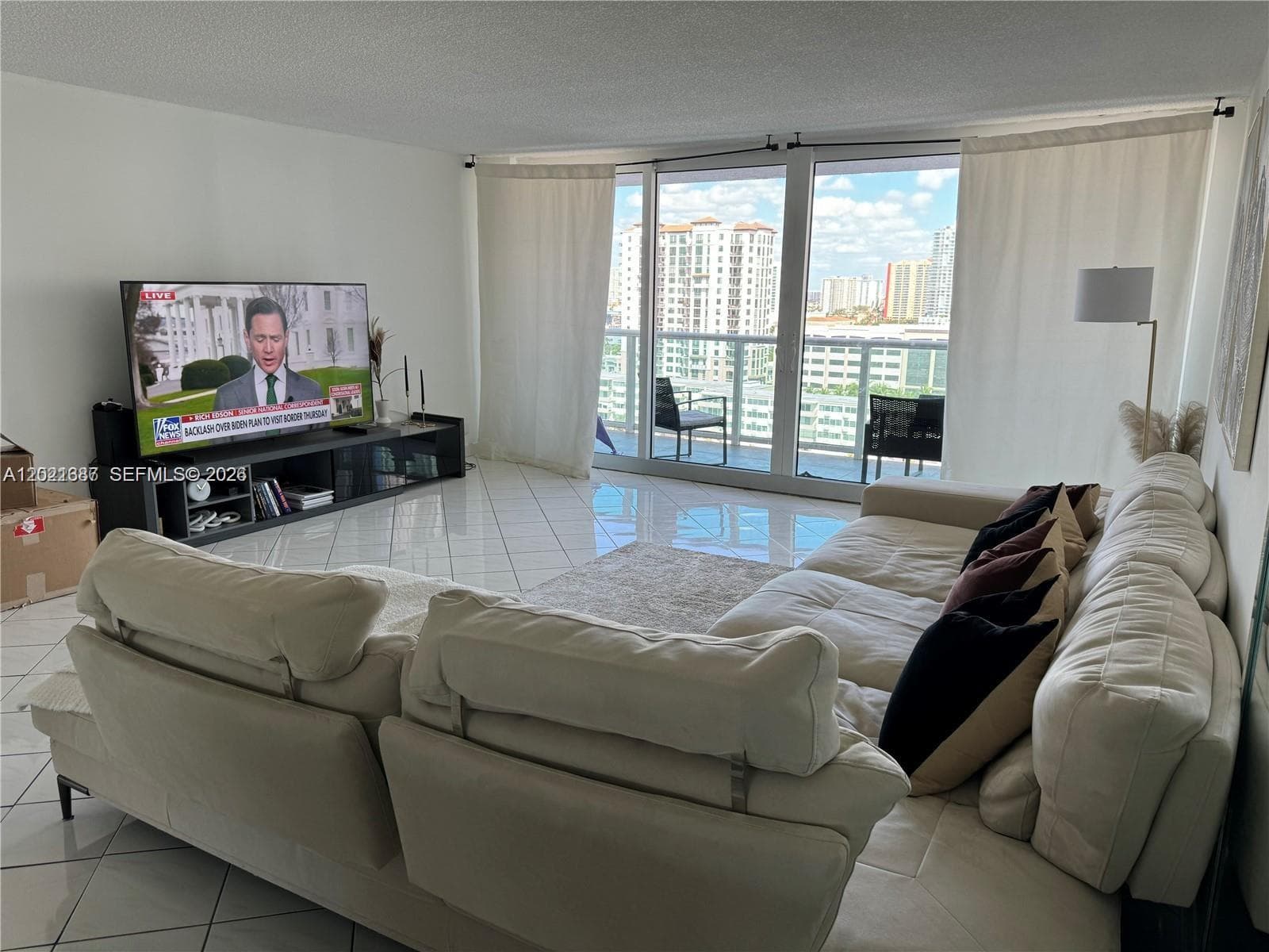 100 Bayview Dr 1428 photo 4