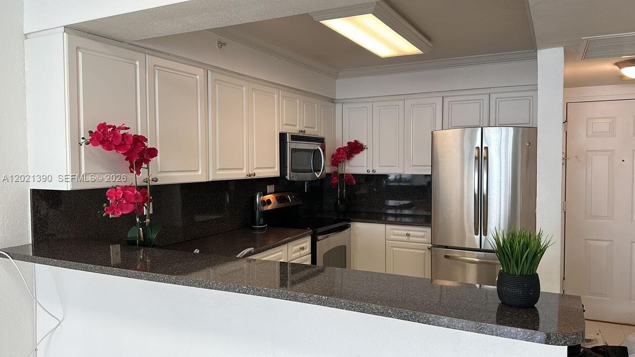 2501 Ocean Dr 1603 photo 6