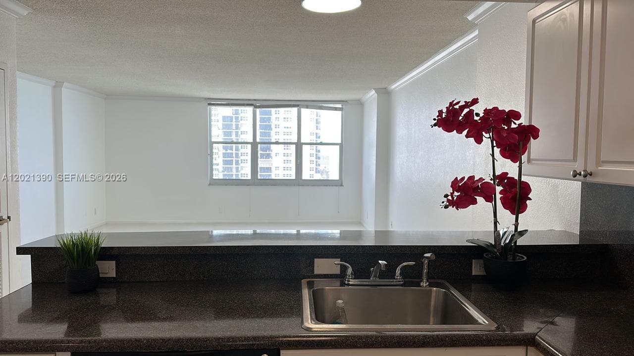 2501 Ocean Dr 1603 photo 7