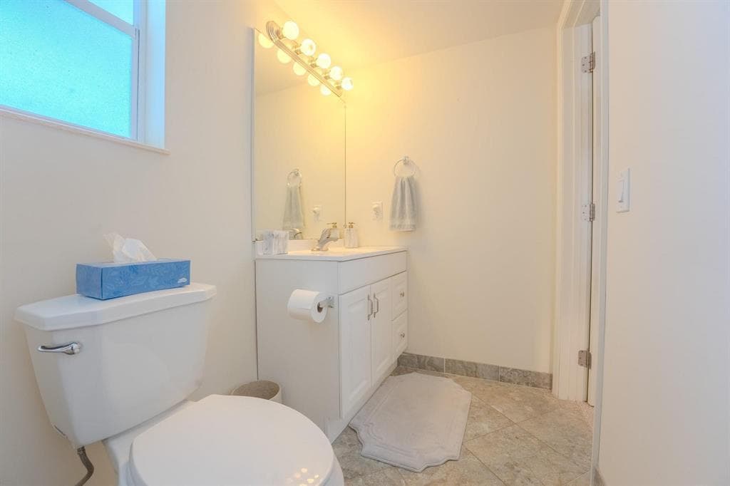2731 NE 14th Street 138 photo 14