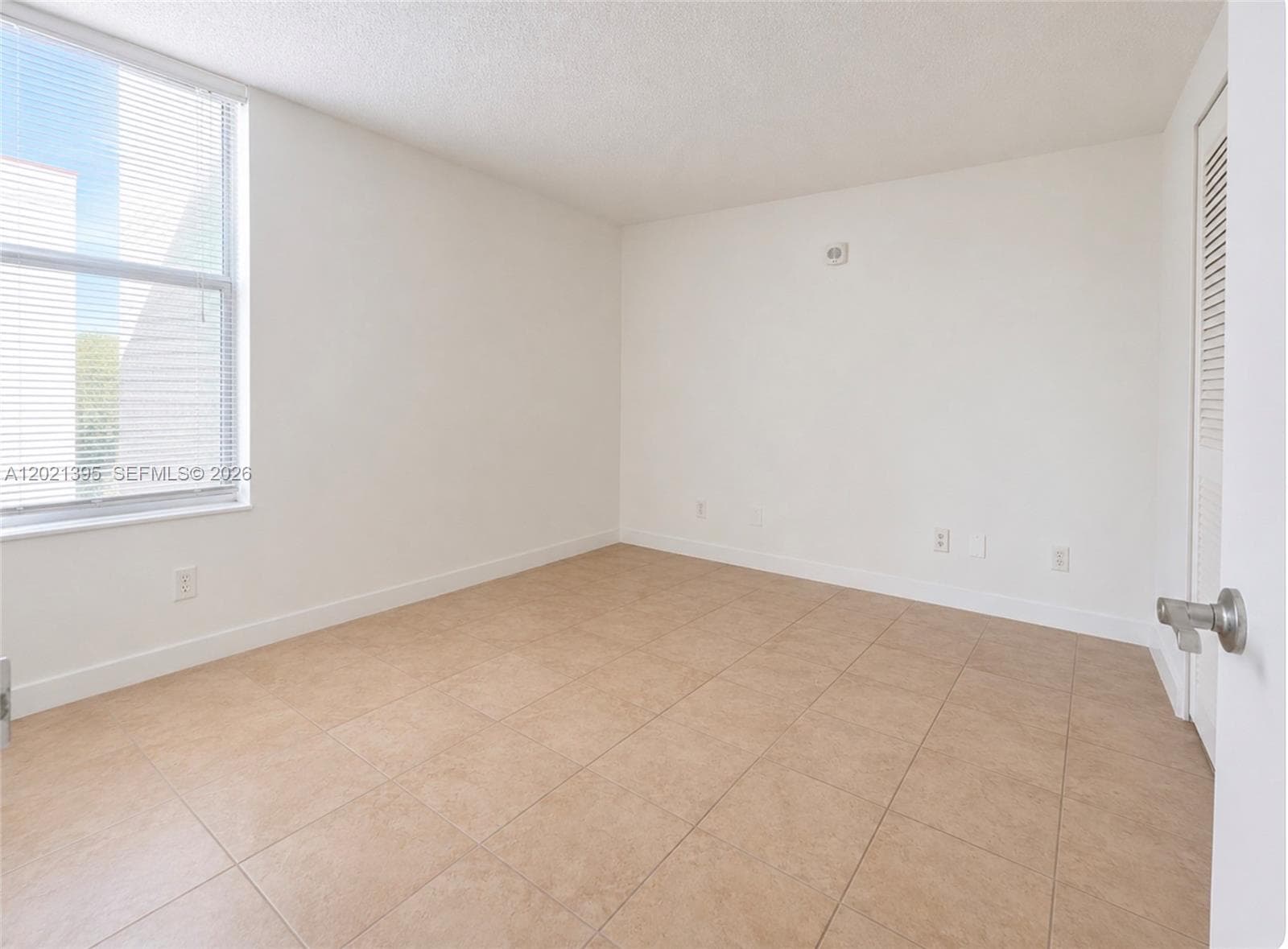 2020 NE 135th St 310 photo 10