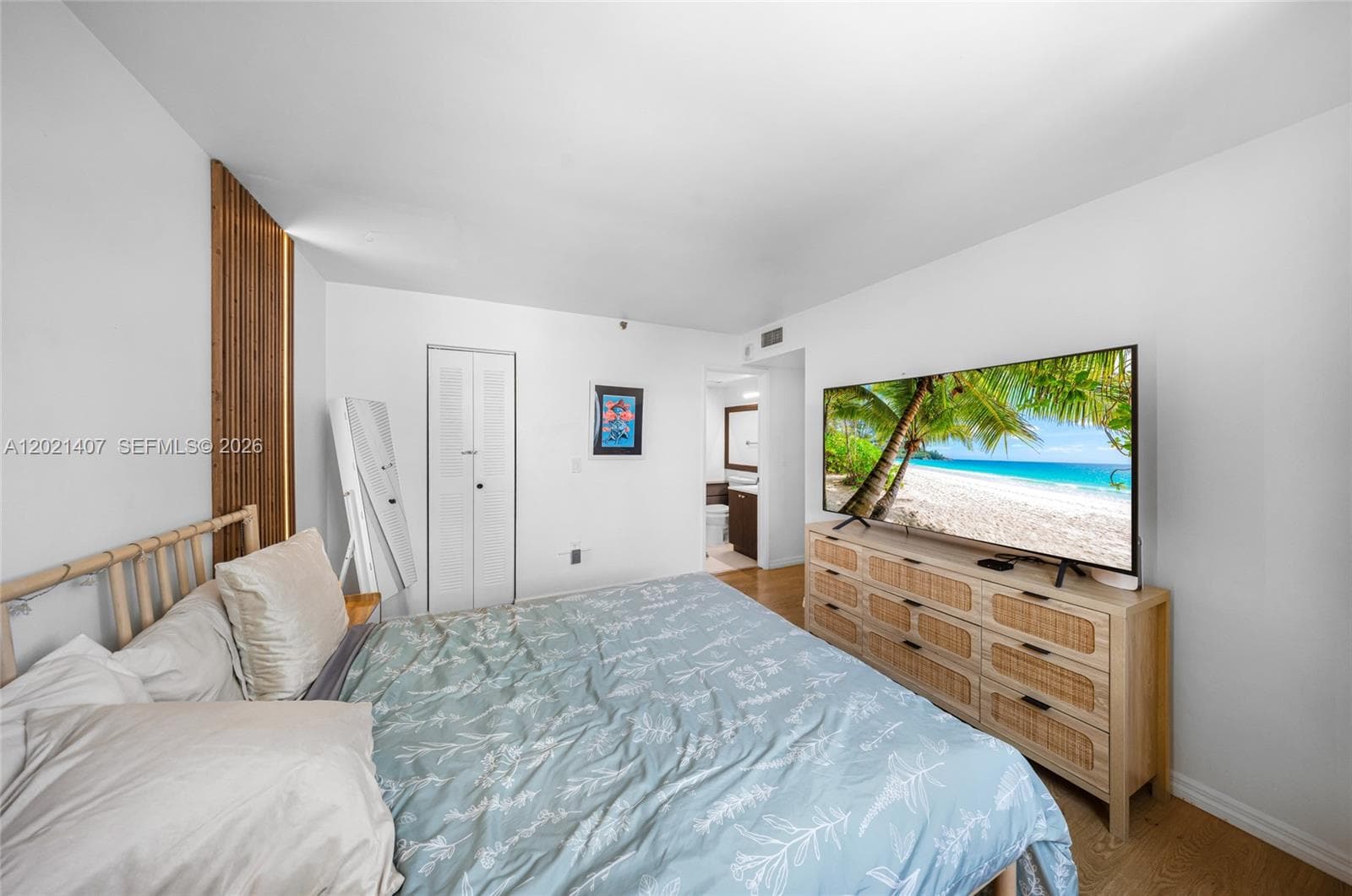 5880 Collins Ave 1007 photo 16
