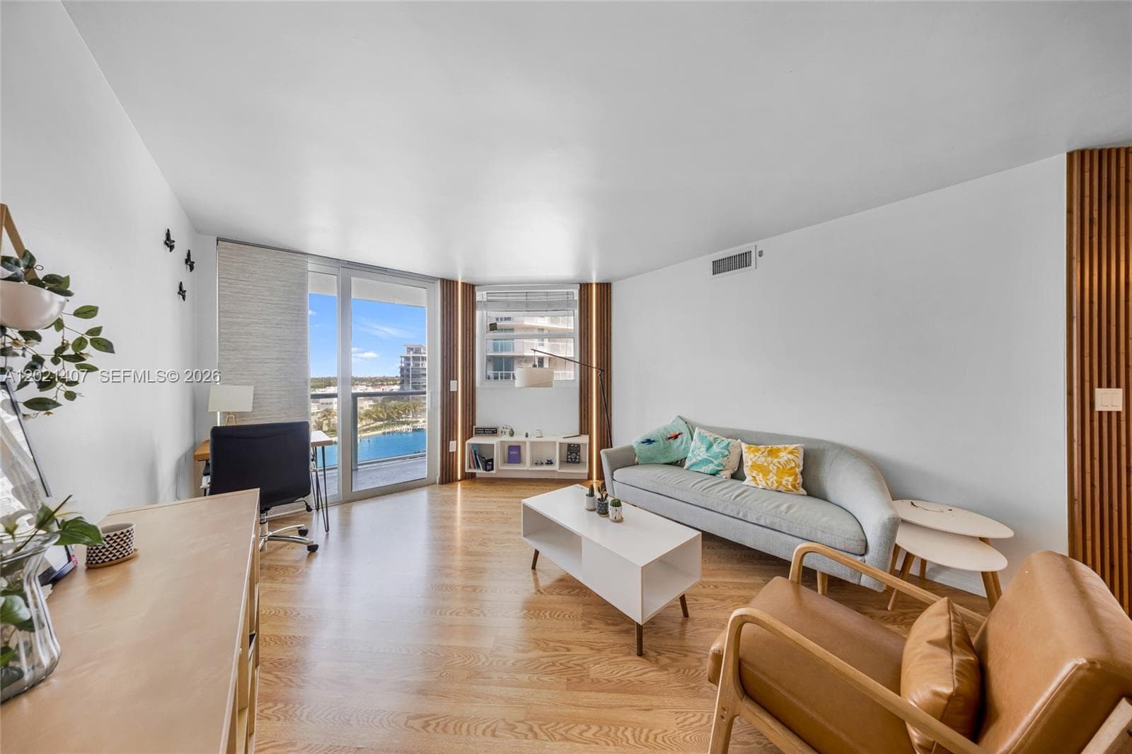 5880 Collins Ave 1007 photo 9