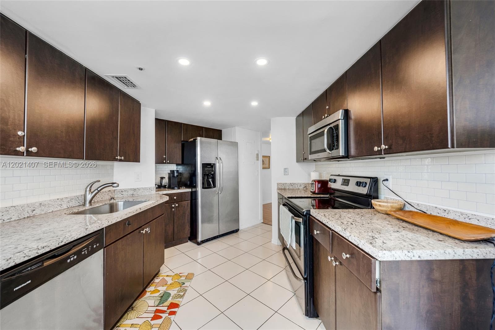 5880 Collins Ave 1007 photo 8
