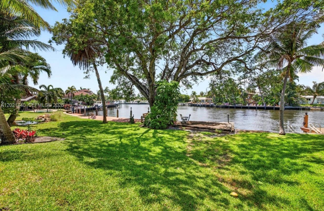 2433 Middle River Dr photo 8
