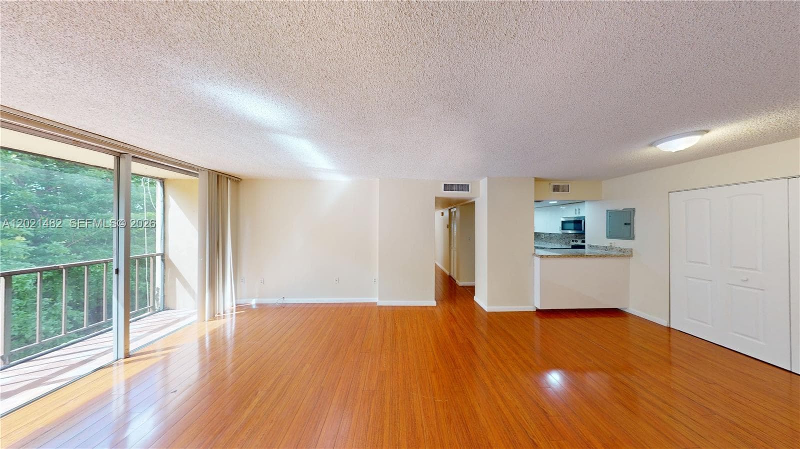8860 Fontainebleau Blvd 405 photo 2