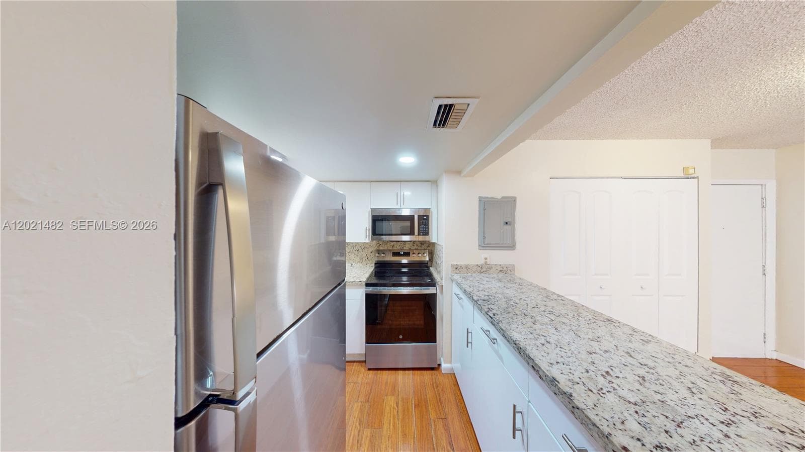 8860 Fontainebleau Blvd 405 photo 6