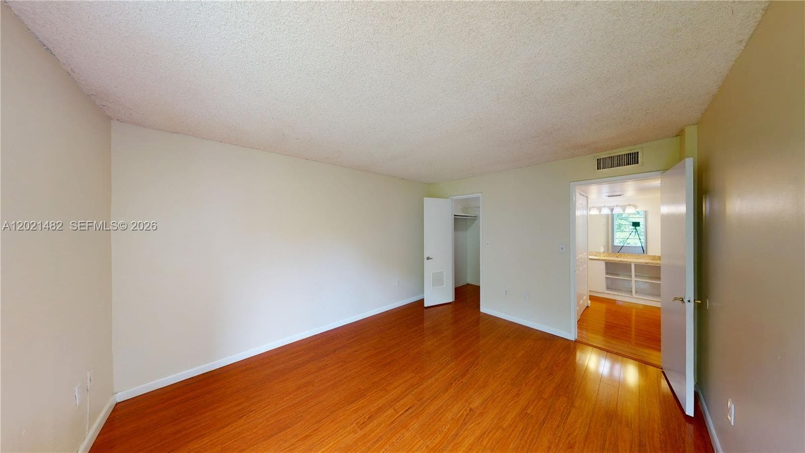 8860 Fontainebleau Blvd 405 photo 14