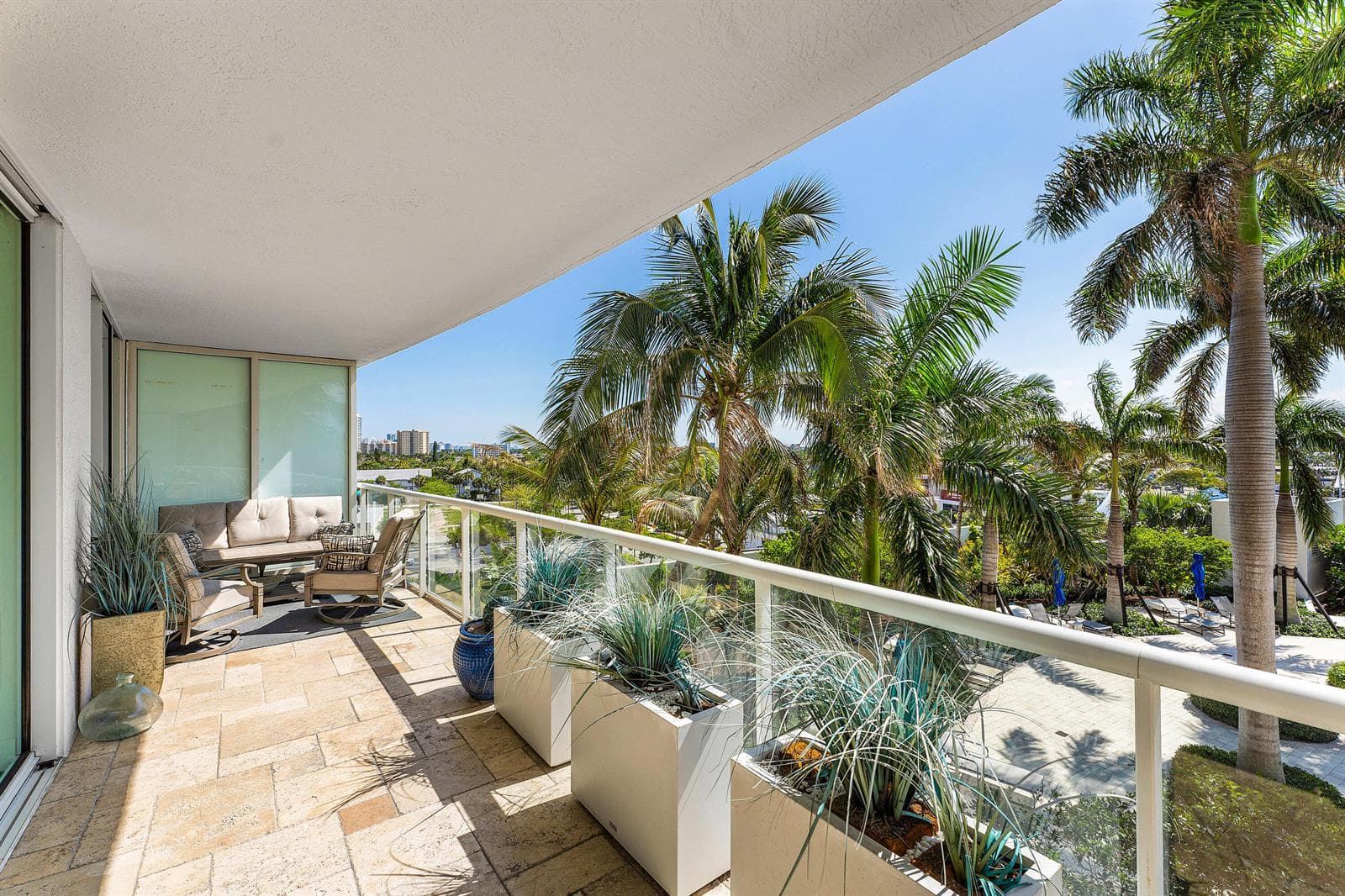 1 N Ocean Boulevard 513 photo 23