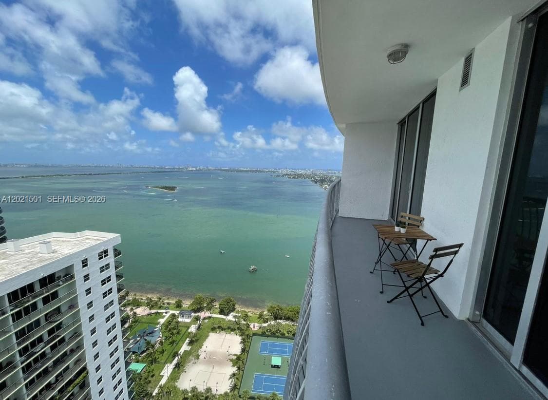 1750 Bayshore Dr 4305 photo 6