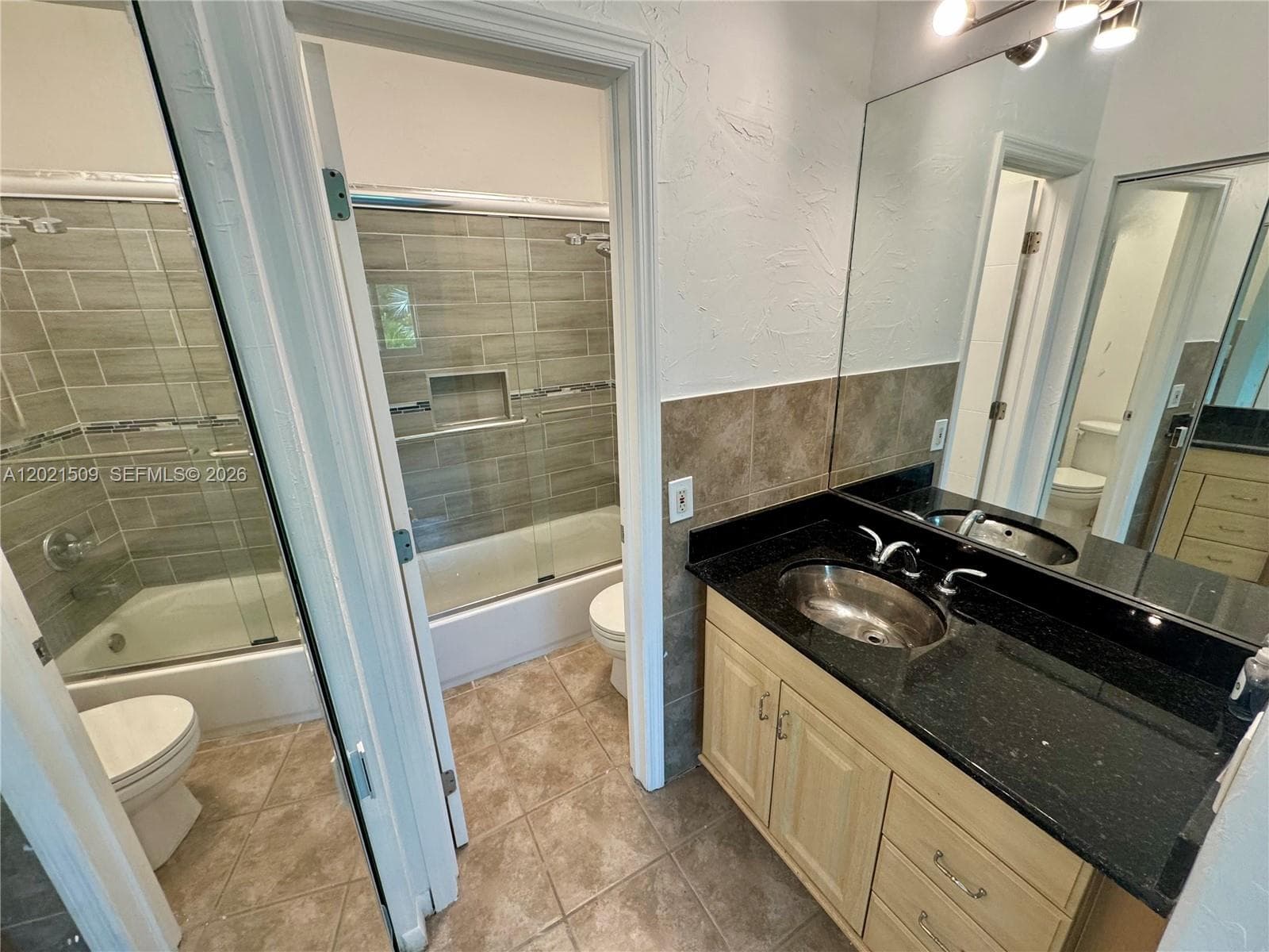 2408 NE 135th St 2408 photo 20